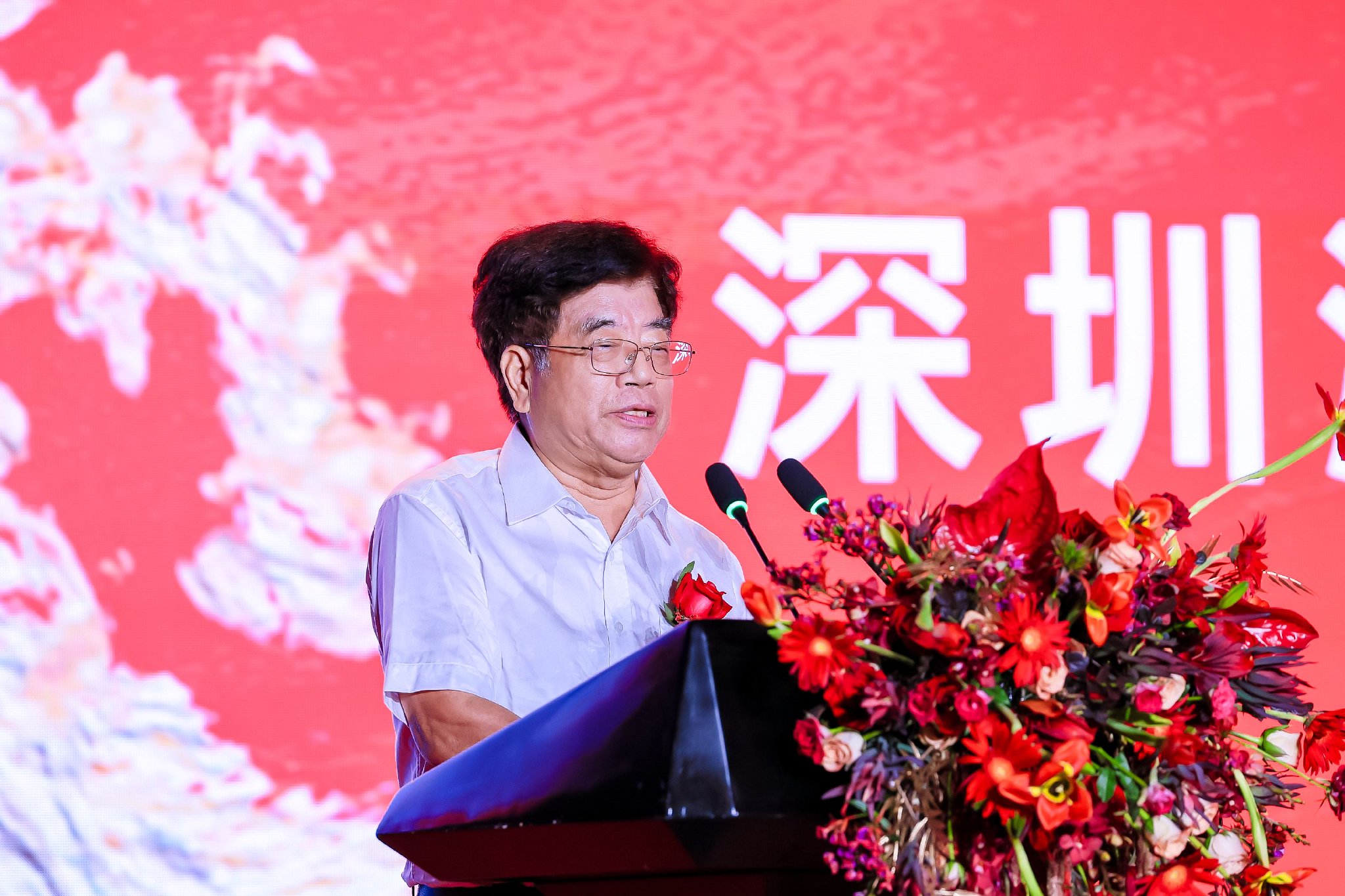 ▲深圳市委原副书记,深商总会创会会长庄礼祥