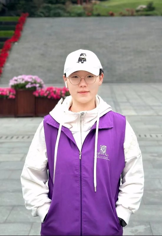 刘一诺香港中文大学(深圳):“奔跑中感受风的声音,新年志愿服务意义非凡。”