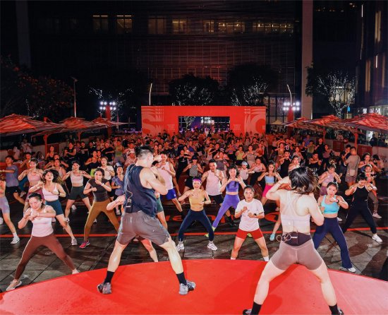 市民解锁热汗体验,感受运动之乐